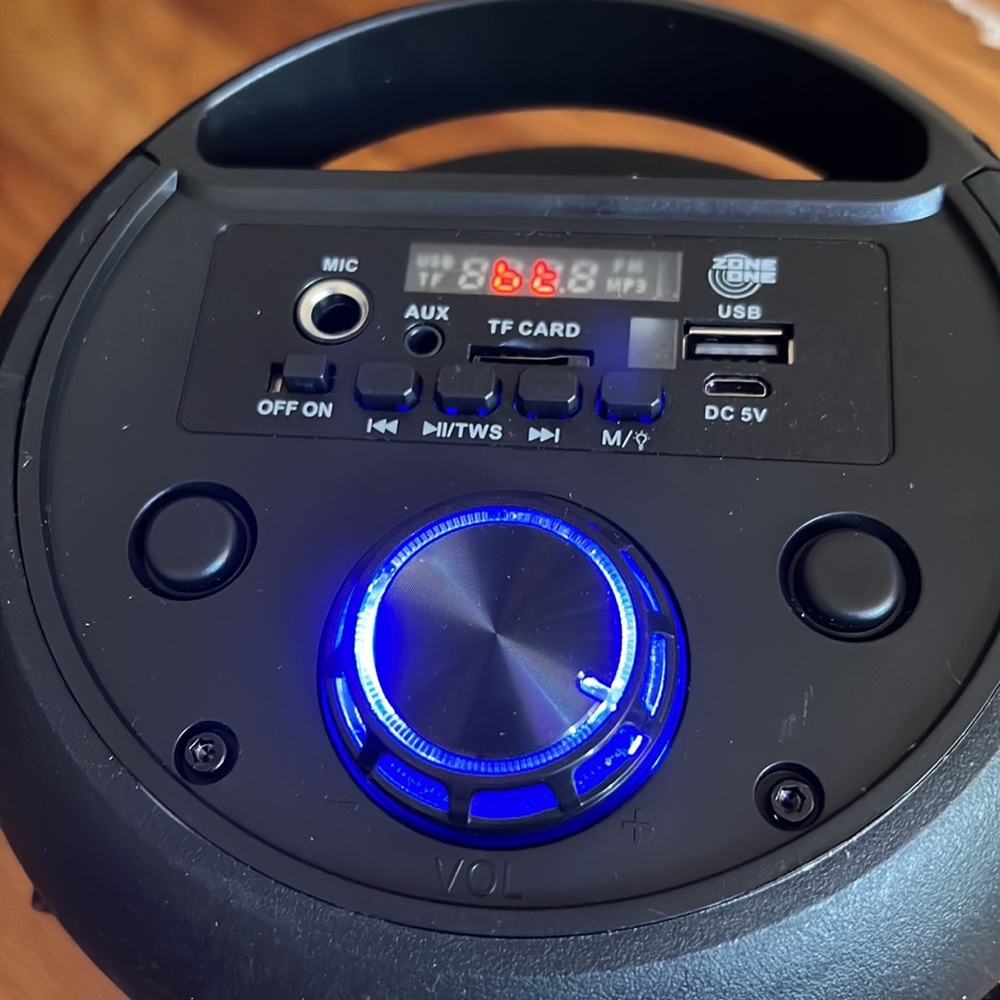 Bluetooth speaker - Picture 3 of 7